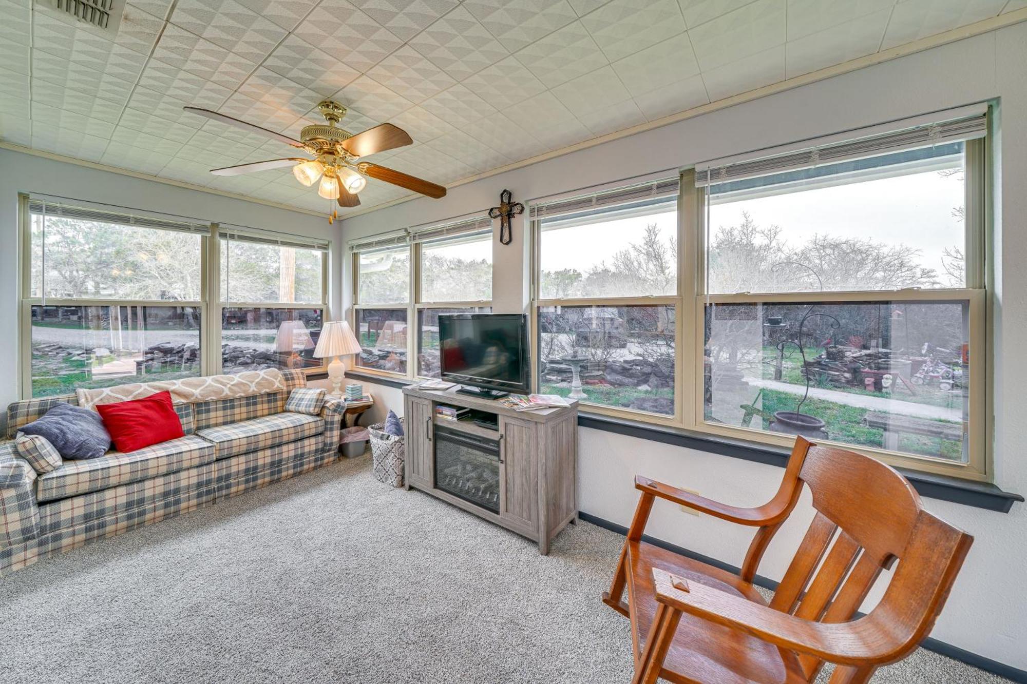 Cozy Guest Near Guadalupe River! * Kerrville